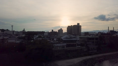 Kyoto-Río-Templo-Aumento-Aéreo