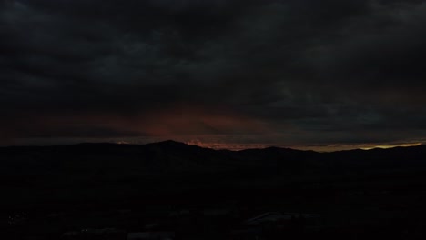 Ashland,-Oregon,-Usa-Dies-Ist-Ein-Sonnenaufgang-Mit-Einer-Wendung