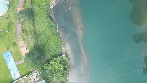Drone-Areal-Vista-De-Arriba-Hacia-Abajo-Lago-Bau,-Kuching,-Sarawak