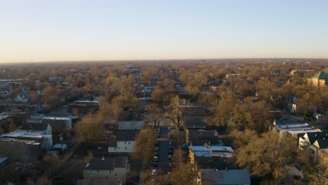 Vista-De-Pájaro-De-La-Comunidad-Del-Lado-Sur-De-Chicago-En-Primavera