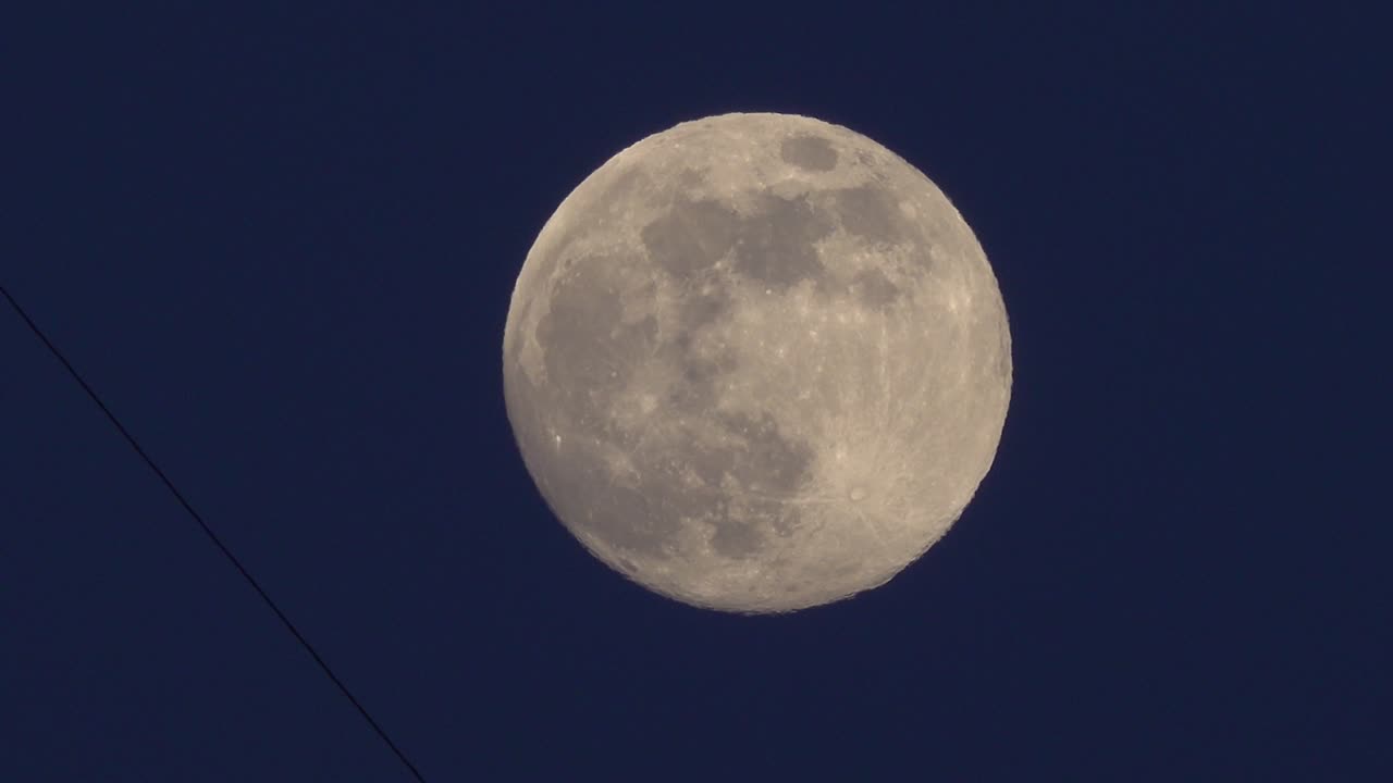 어두워지면 달이 뜨고, 보름달이 뜨면