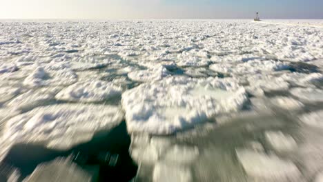 disparo revelador del lago michigan congelado de 4k
