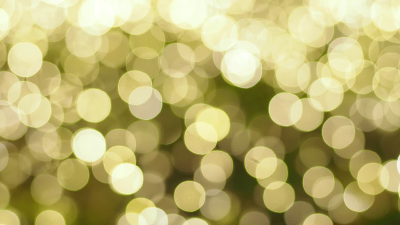 enfoque borroso de la luz en fondo negro de la lámpara en la noche en navidad antes del año nuevo 2018 tan hermosa fiesta romántica