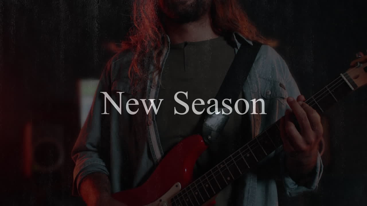 Animation af tekst 'nye sæsoner' over person der spiller guitar