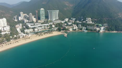 skyline von hong kong repulse bay mit luxuriösen wohnkomplexen an einem schönen klaren tag, luftaufnahme