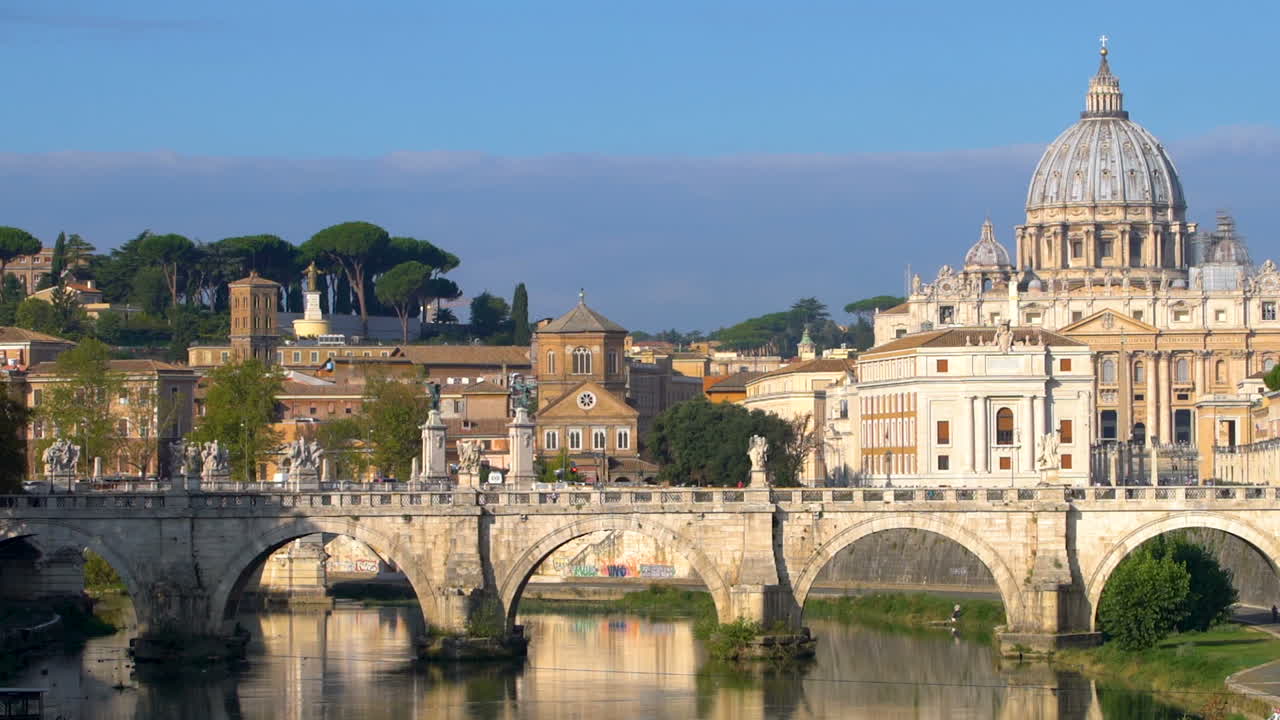 바티칸 의 성 베드로 대성당 과 함께 로마 의 스카이라인