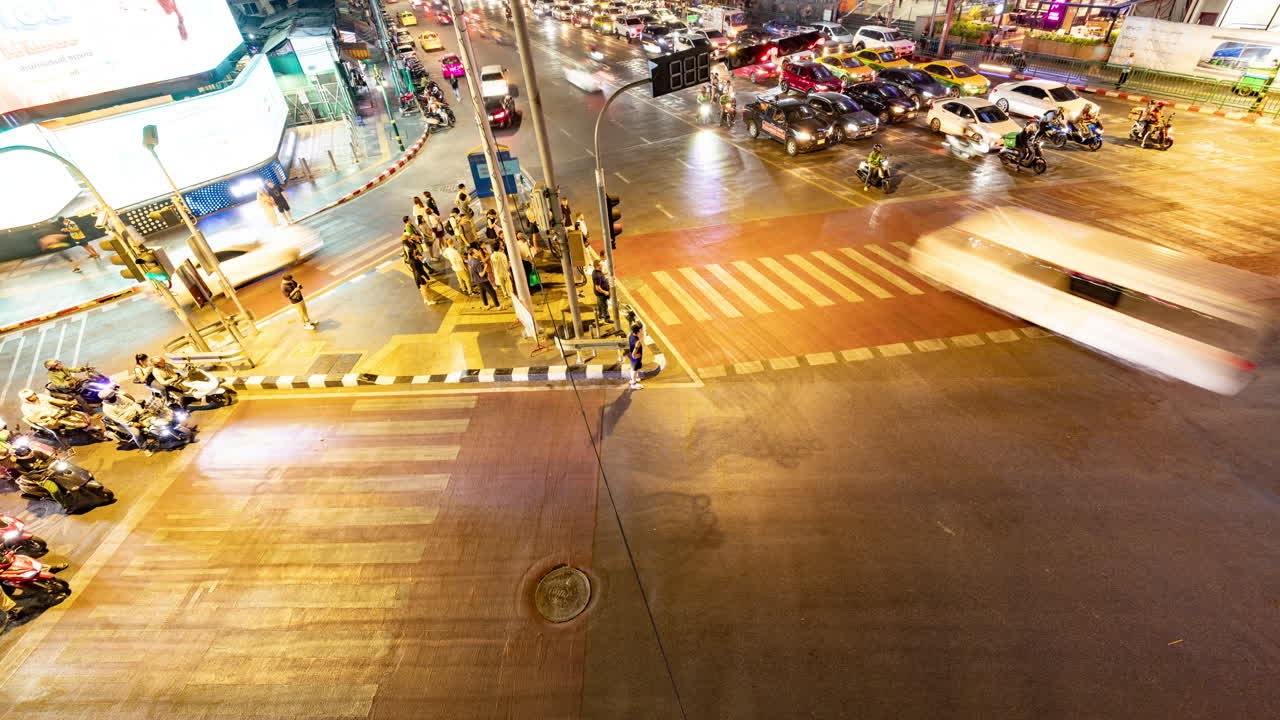 timelapse of rush hour traffic in central bangkok at night
