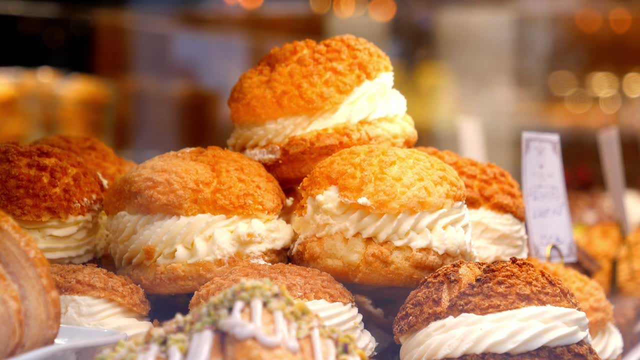 맛있는 크림 푸프 전시