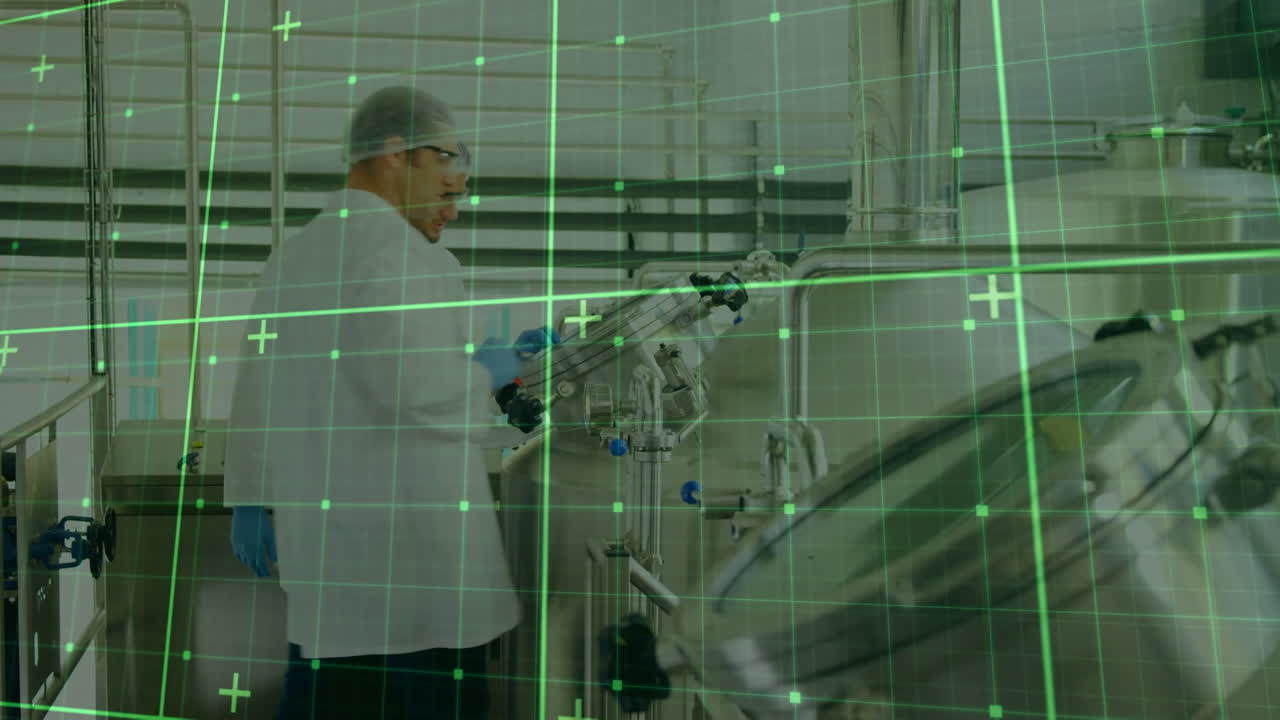 animación del patrón de cuadrícula, científico caucásico anotando la temperatura de los contenedores en el bloc de notas