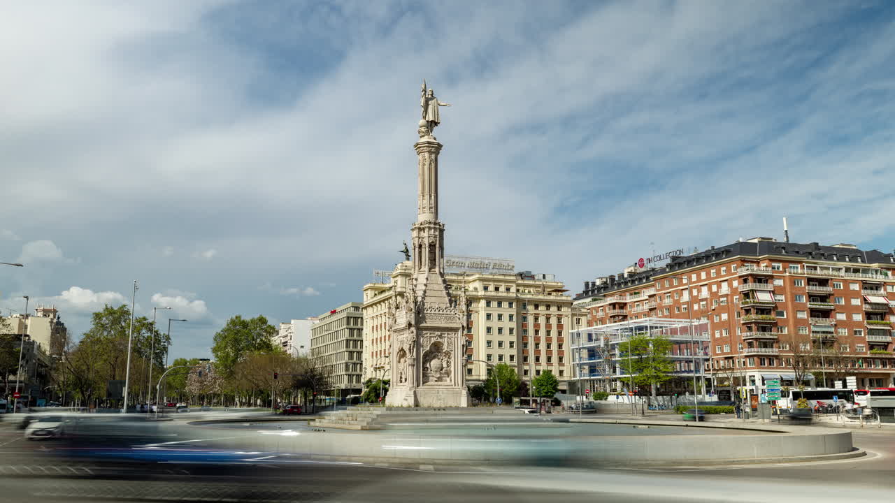 Timelapse of the madrid street scene Placa de colon