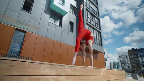 urban yoga session