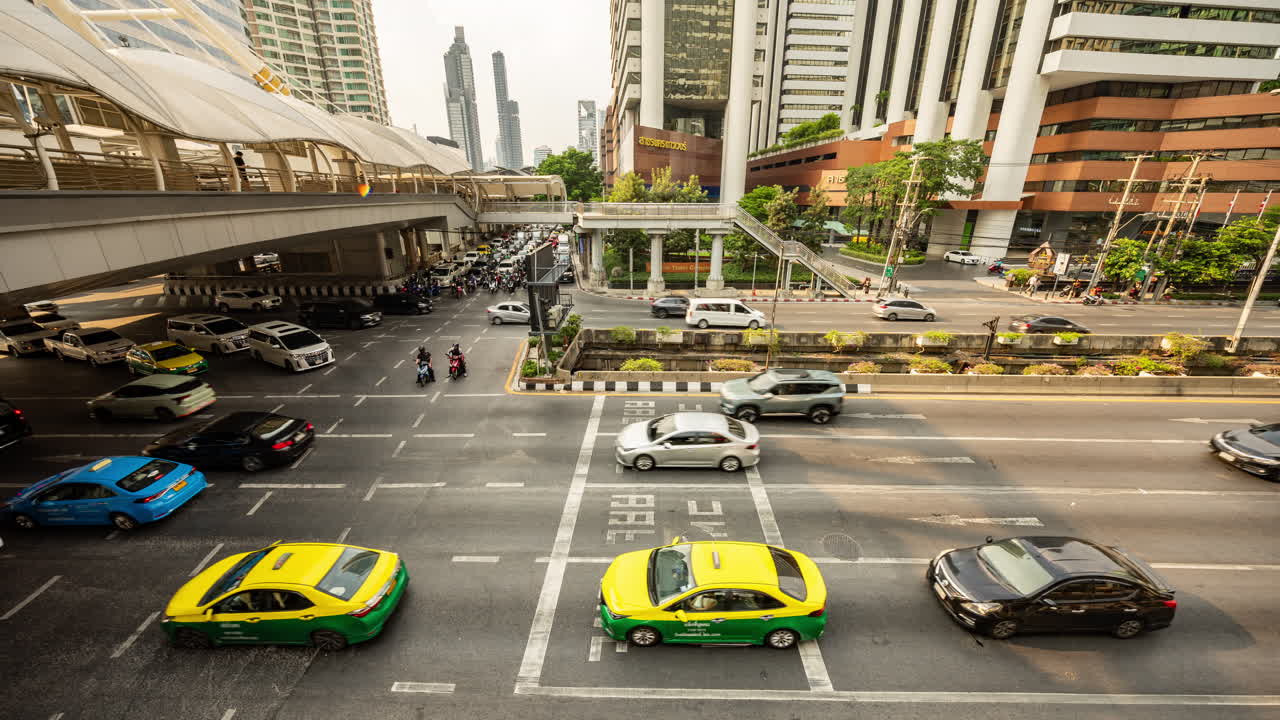 timelapse of rush hour traffic in central bangkok