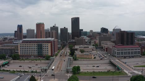 Aerial-wide-dolly-shot-of-downtown-Saint-Paul,-Minnesota