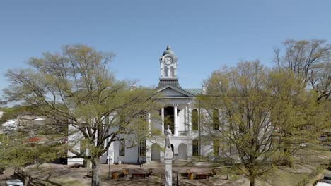 Close-up-of-confederate-soldier-statue-in-Oxford,-Mississippi-with-drone-video-pulling-out