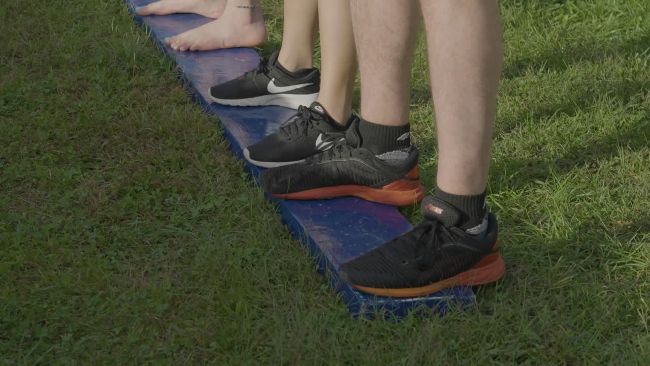 게임 중 인간 다리의 아름다운 전망