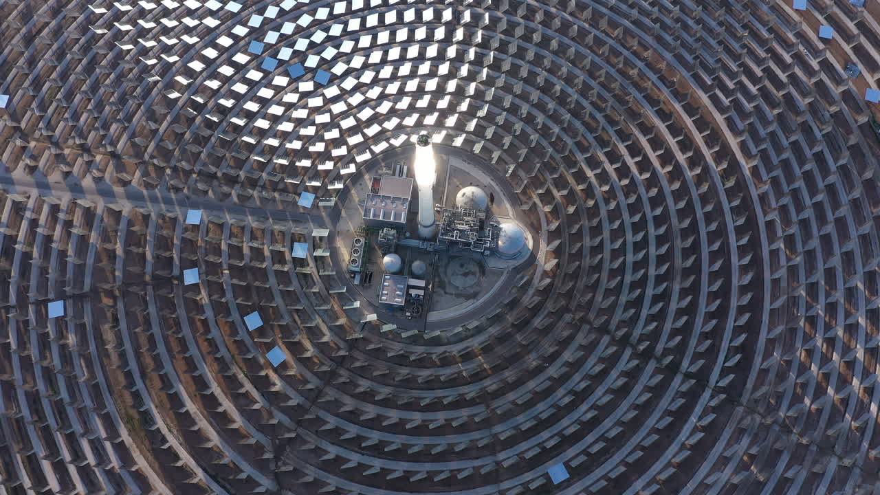 융합 소금 열 저장 시스템과 함께 gemassolar 집중 태양 전력 발전소