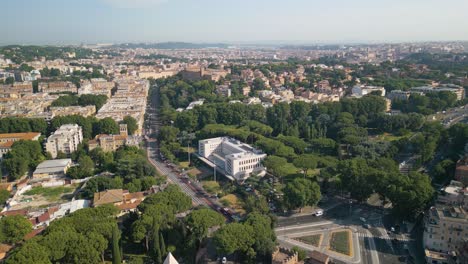 Pedestal-Down-Reveals-Pyramid-of-Cestius-in-Roma,-Italy