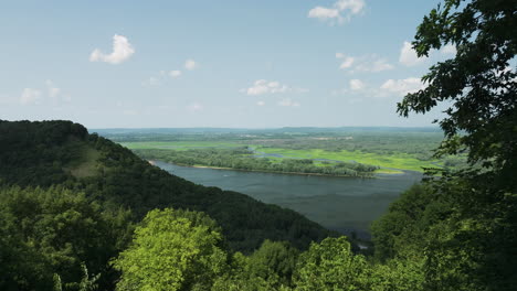hermoso paisaje del gran parque estatal de los acantilados del río en minnesota