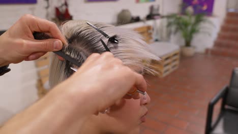 corte de pelo en curso