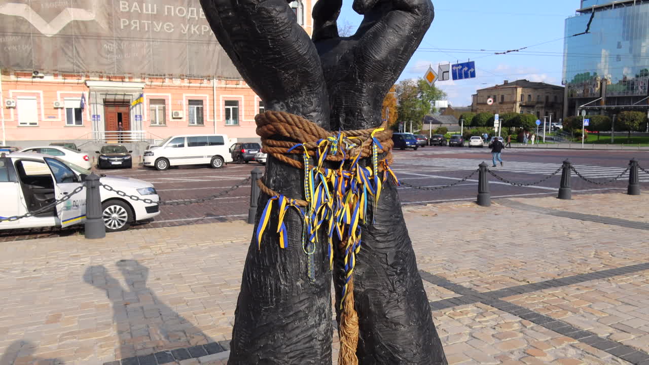 Memorial Sculpture in Ukraine: A Symbol of Resistance and Solidarity