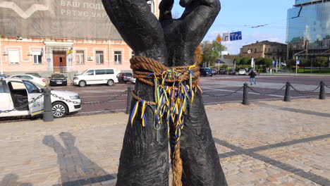 memorial sculpture in ukraine: a symbol of resistance and solidarity