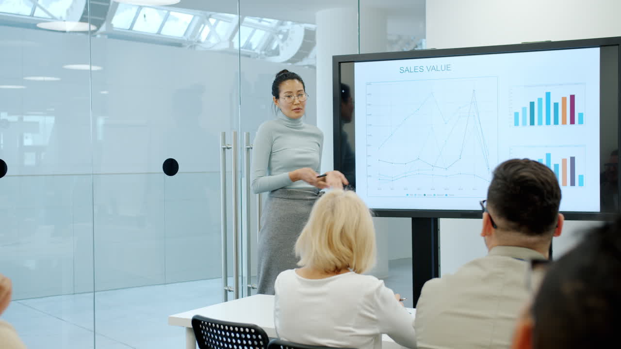 회의실에서 비즈니스 프레젠테이션