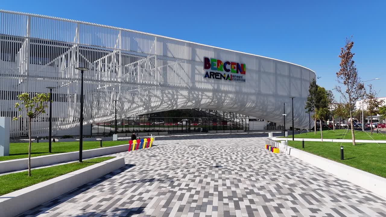 Bercen Arena Sport Center Exterior