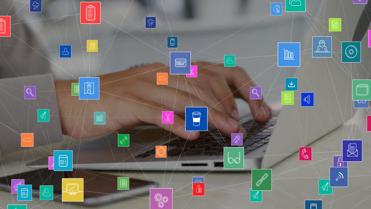 animación de iconos conectados sobre manos recortadas de un hombre caucásico escribiendo en el teclado de una computadora portátil