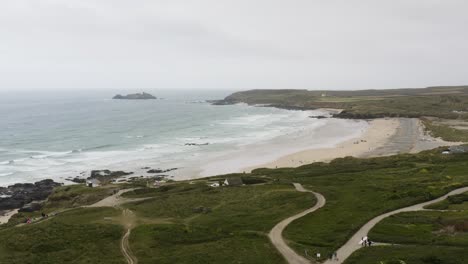 Sandy-Beach,-Popular-Surfing-Spot-Near-Godrevy-Island-In-Cornwall,-UK