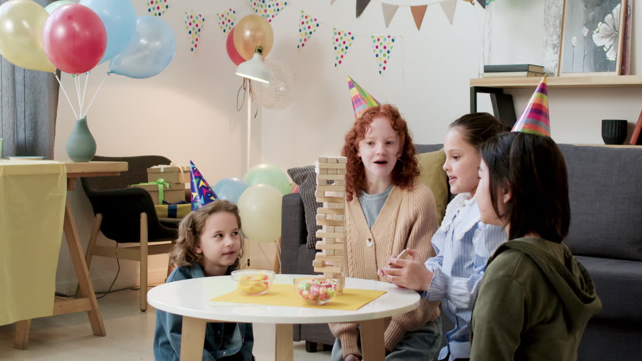 niños en la fiesta de cumpleaños