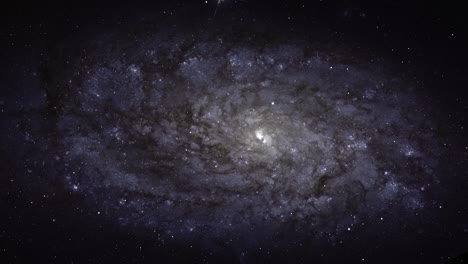 volando a través de las estrellas contra el telón de fondo de una hermosa galaxia