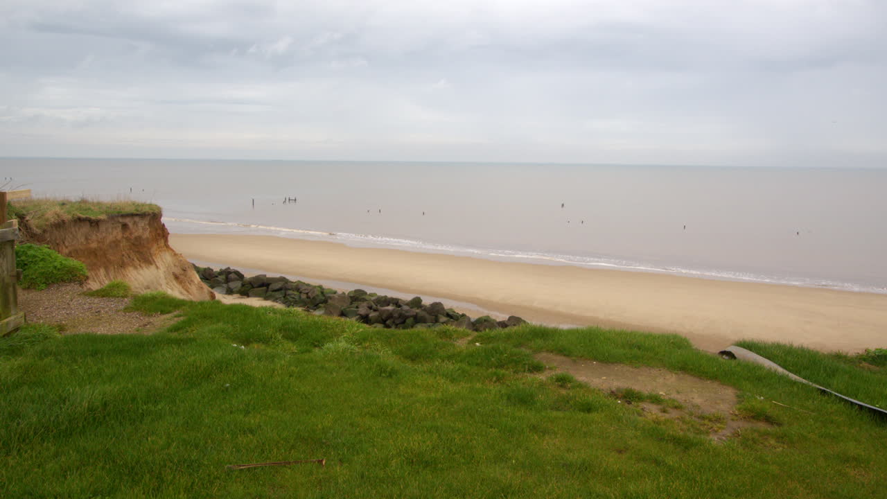 2024년 3월 해피스버그의 절벽의 해안 침식에 대한 추가 광장 촬영