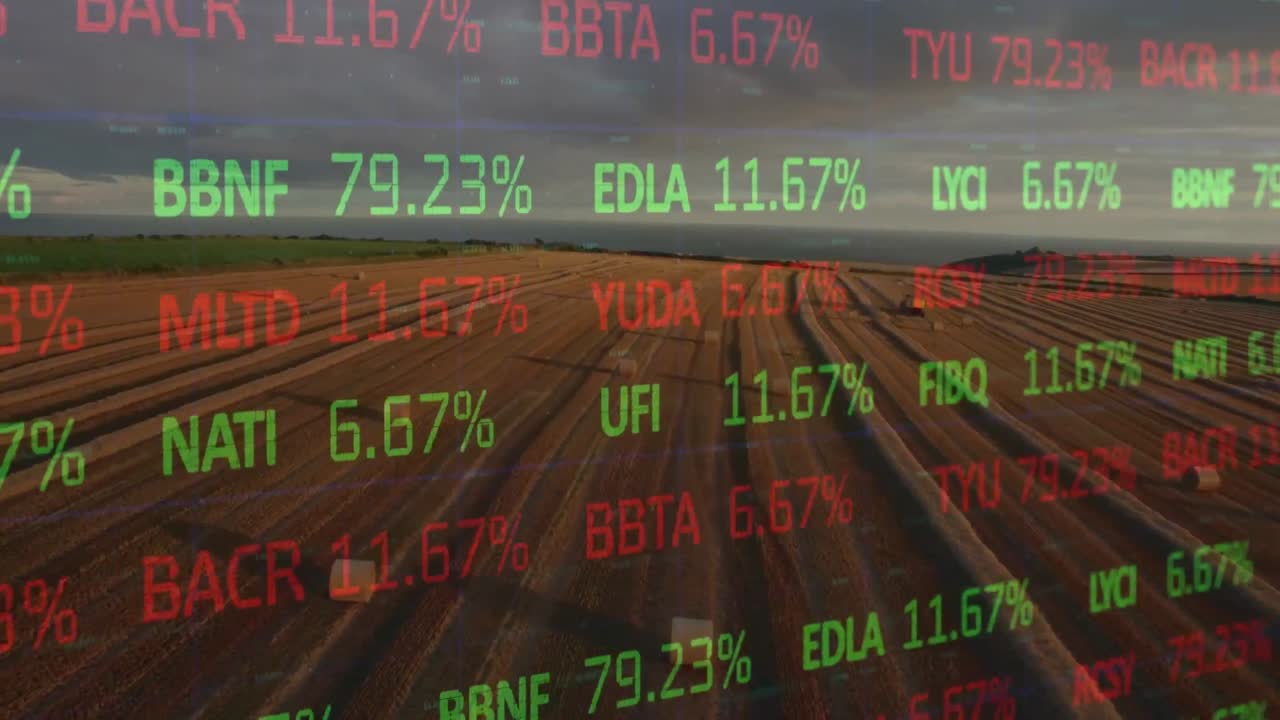 Animation der Finanzdatenverarbeitung über einem Mähdrescher auf einem landwirtschaftlichen Feld