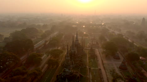 阿尤塔雅 (ayutthaya) 是西安王國的首都