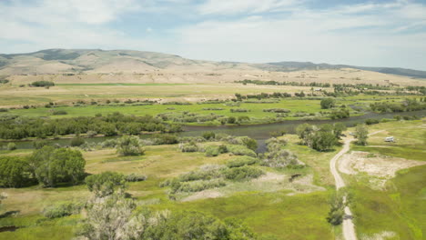 Aerial-Fly-Over-Drone-Footage-over-Madison-River-in-Montana,-USA