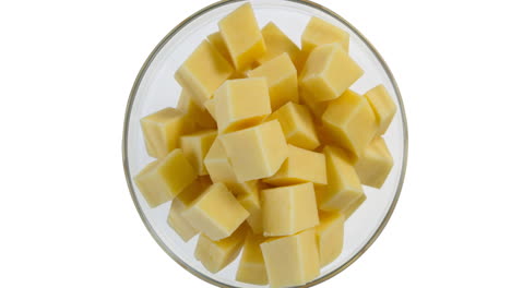 animación de queso en un cuenco sobre fondo blanco
