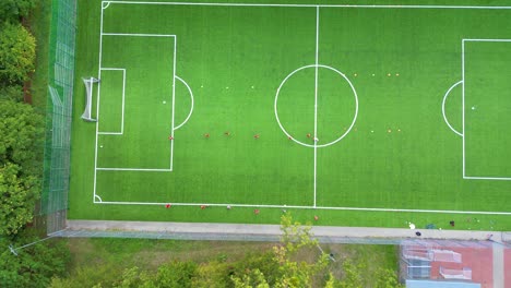 Luftaufnahme-Des-Fußballplatzes-Von-Oben-Nach-Unten