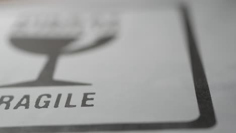 fragile packaging symbol