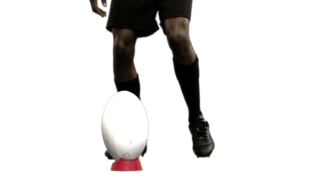 jugador de rugby serio jugando en cámara lenta