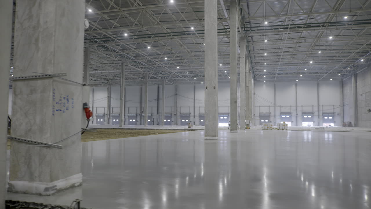 almacén vacío en construcción