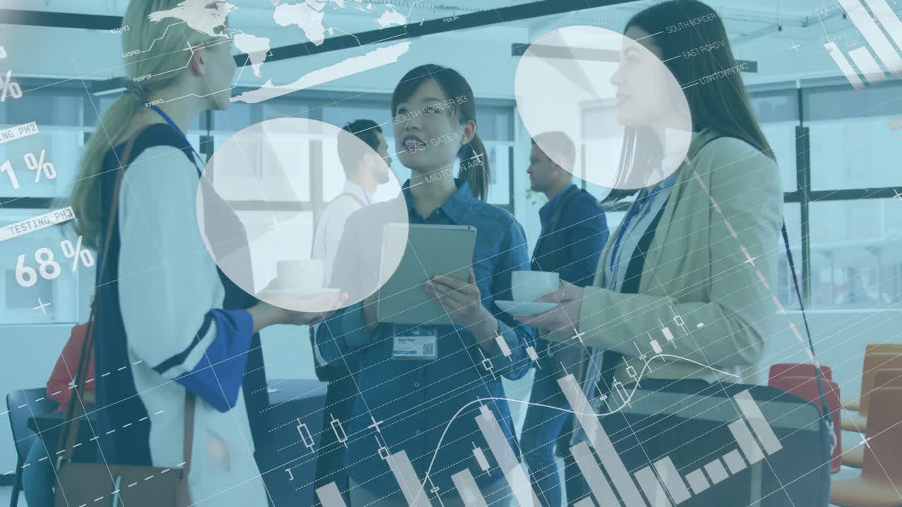 사무실에서 다양한 사업가들에 대한 금융 데이터 처리의 활성화