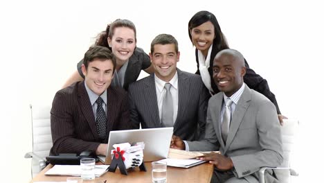jóvenes empresarios en una reunión
