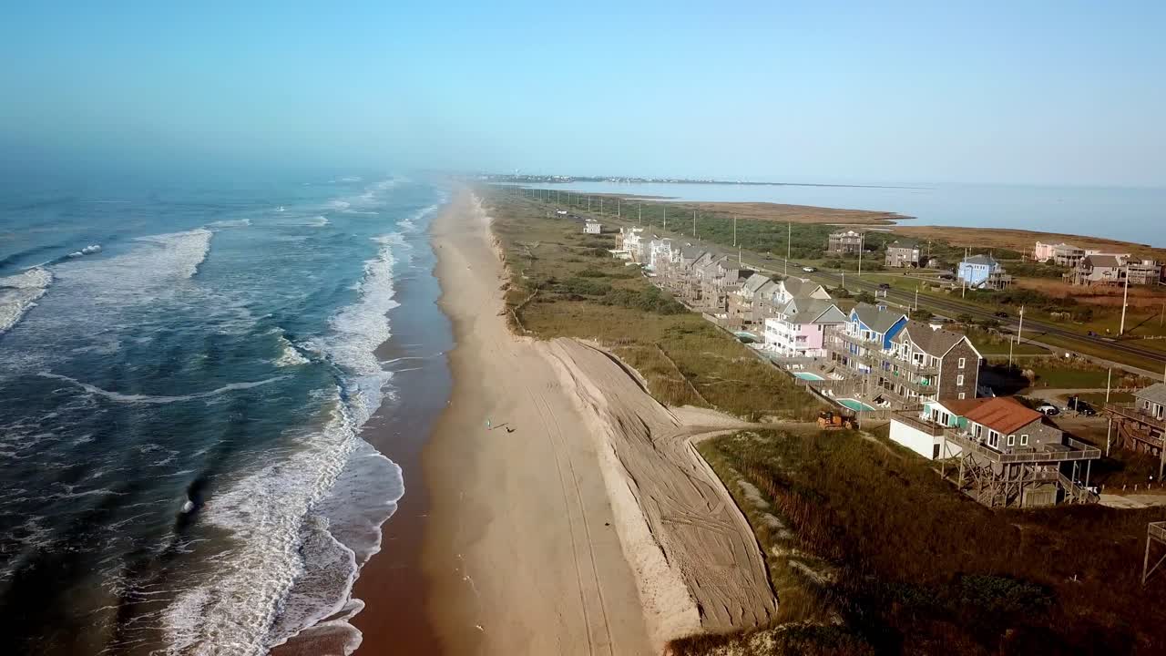 Le Outer Banks della Carolina del Nord, Frisco NC, Frisco Carolina del Nord in 4K Aereo.
