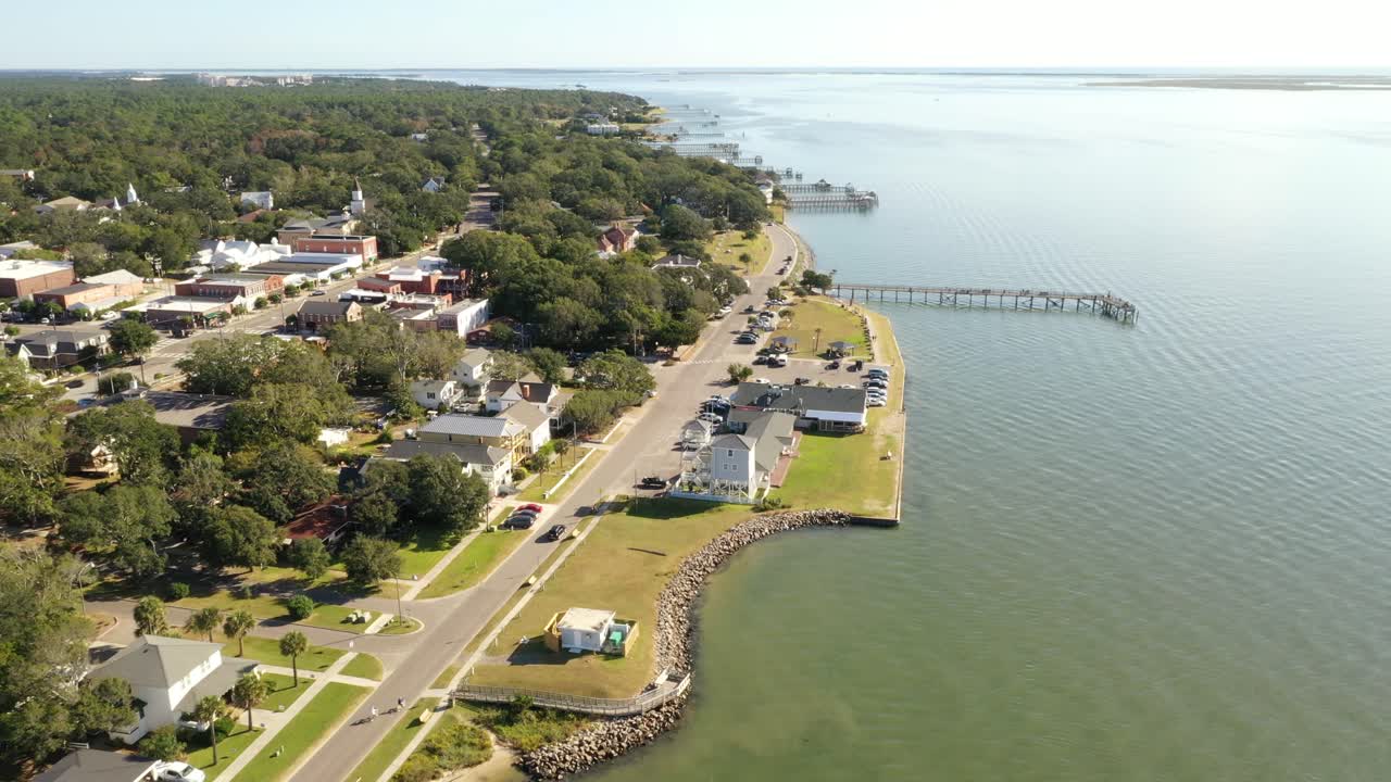 Una vista del lungofiume a Southport, Carolina del Nord