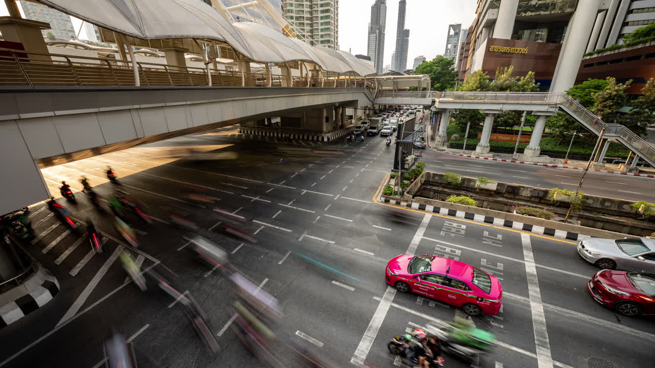 timelapse of rush hour traffic in central bangkok