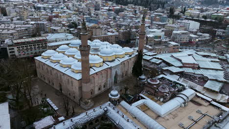 Bursa-Grand-Mosque-,-Largest-Mosque-In-Bursa,-Turkey---aerial-drone-shot