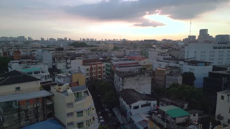 Breathtaking-aerial-view-flight-rotation-to-right-drone
bangkok-old-town-thailand,-dezember-golden-hour-2022
