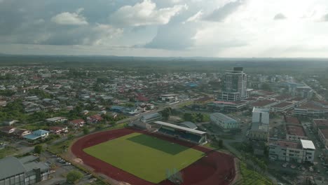 ariel vista de la ciudad de serike sarawak, borneo