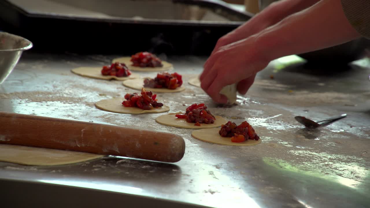 preparación de bocados de parte de pastelería vegetariana