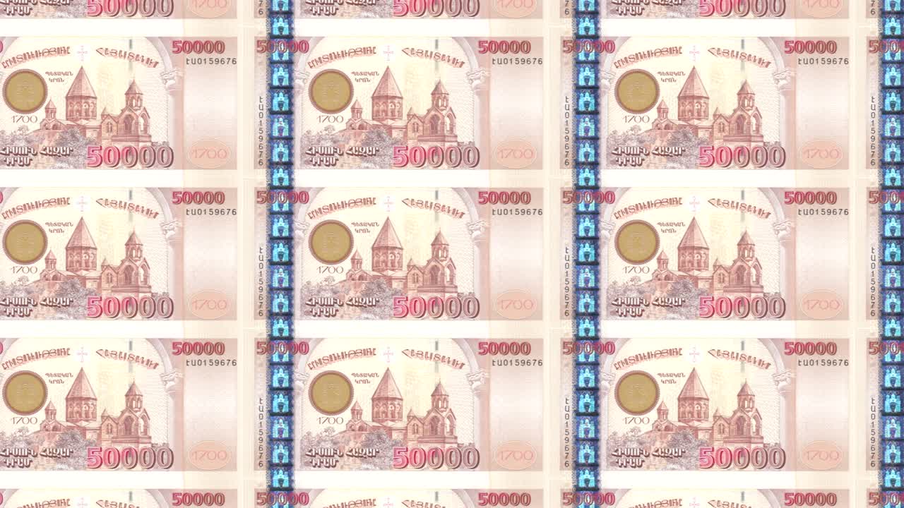 billetes de cincuenta mil drams armenios del banco de armenia rodando en la pantalla, monedas del mundo, dinero en efectivo, bucle